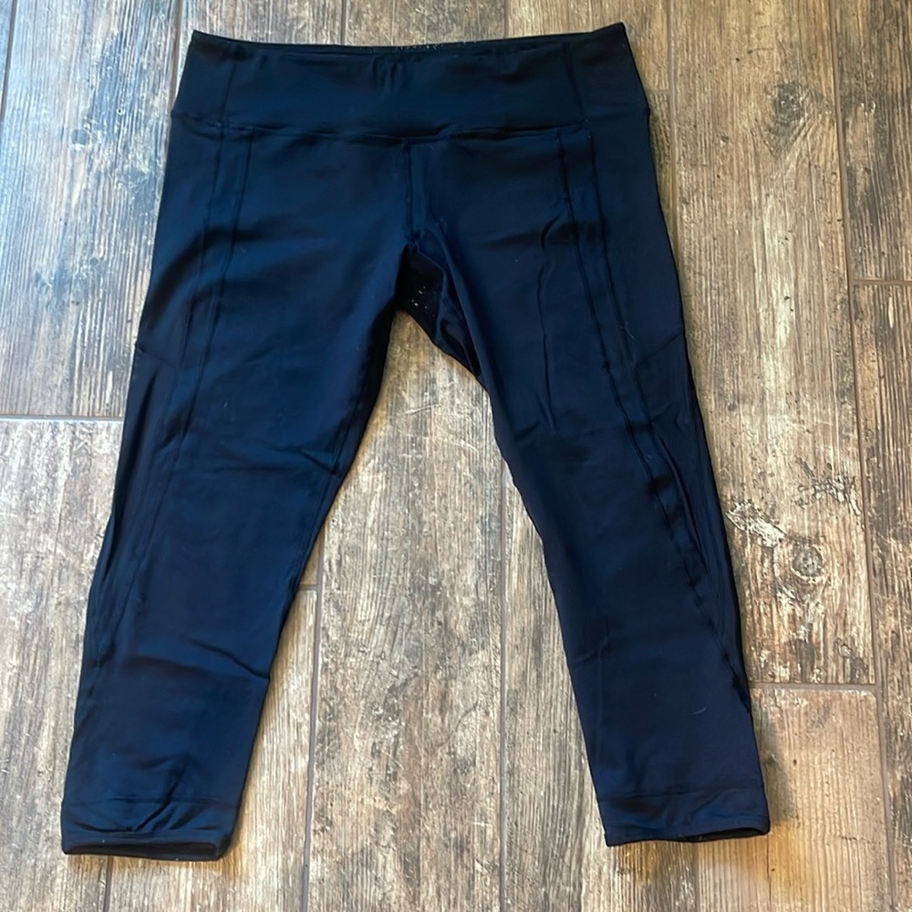 Black Capri lululemon Leggings